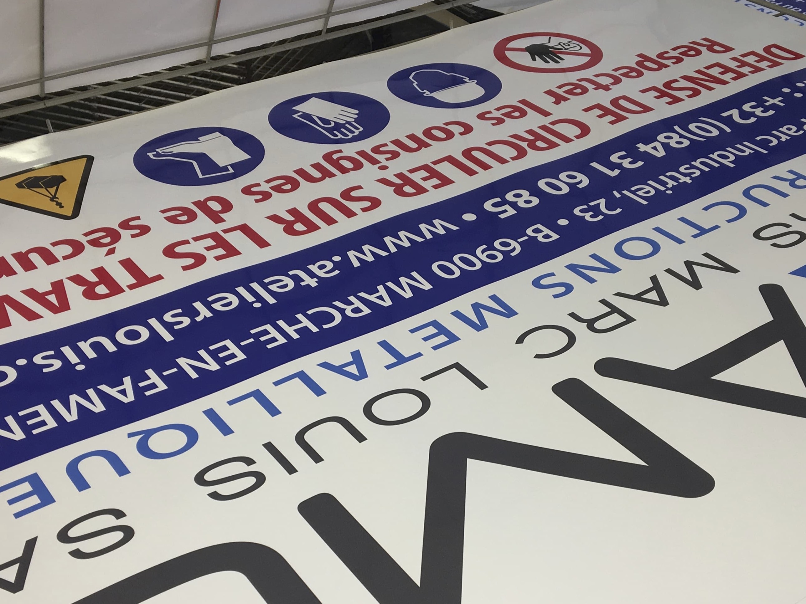 1389 9835 GNB Béton Panneau de chantier format fini 48x68 cm 5 couleurs